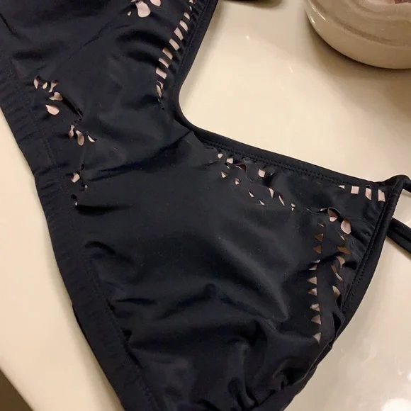 Black swim top - Picture 2 of 4